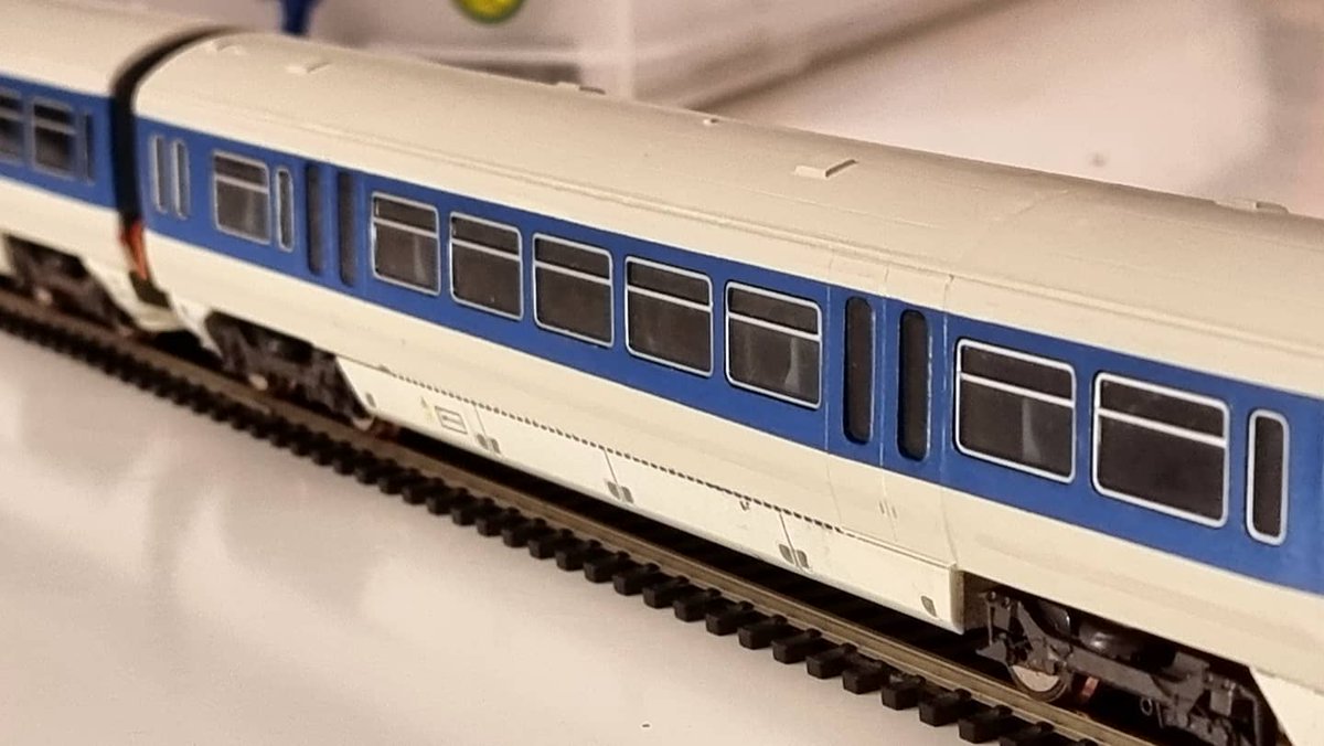 PdannyH's tweet image. #WhatsOnTheWorkbench - work continues on the #Class465 trailer cars. Almost ready to add the #NSE red stripes back on. Still need to rebuild the inner end chassis at the former valance end &amp;amp; repaint the two driving cars.
#NetworkSouthEast #TMRGUK #Networker #VariousMultipleUnits
