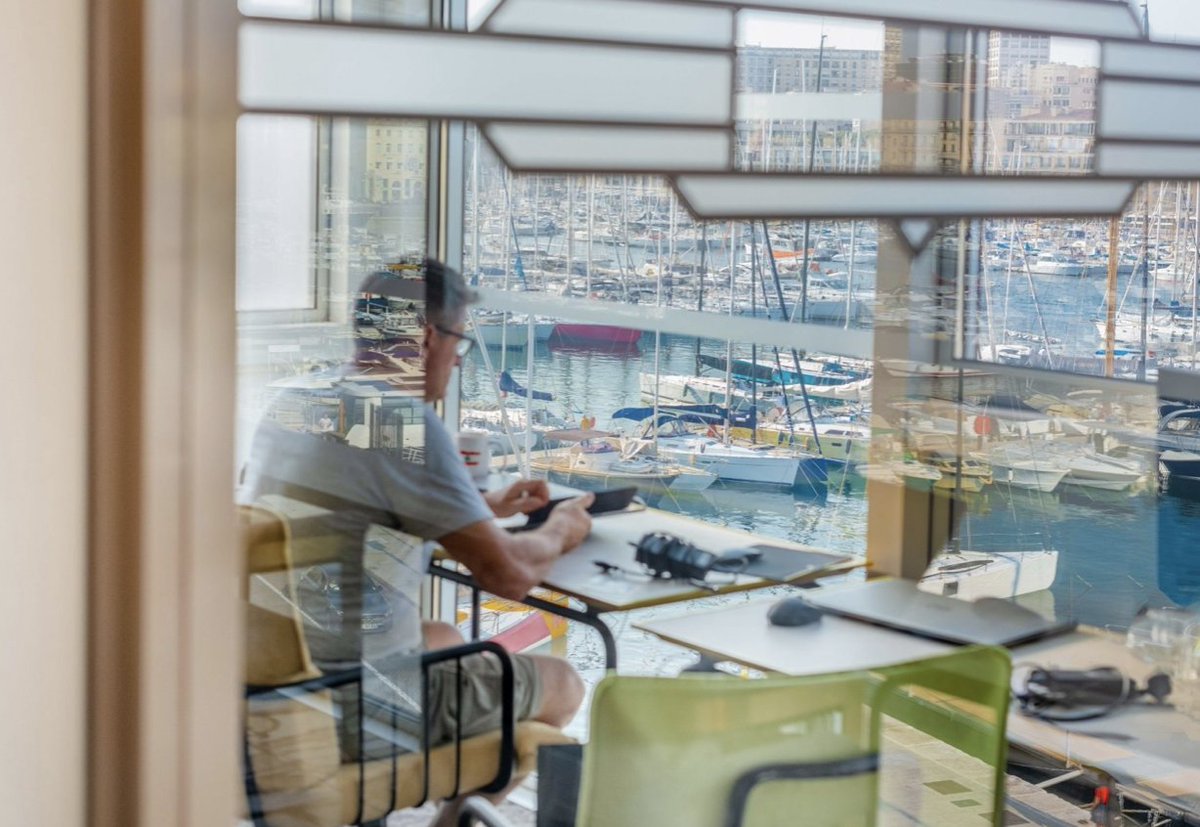 🏢 Immobilier
Avec la crise sanitaire, le coworking est un modèle qui séduit de plus en plus les TPE/PME. Reportage sur Now coworking qui a ouvert à Marseille le 20 mars 2020, au moment où le pays se barricadait pour le premier confinement ⤵️

cutt.ly/bnXkAxW