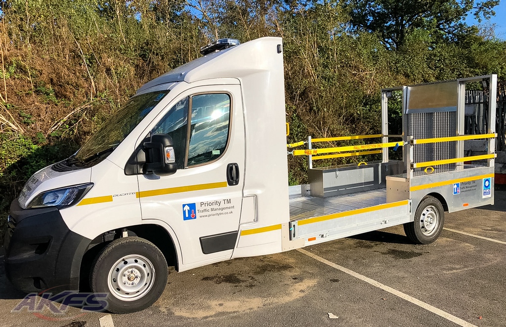 Advanced_KFS's tweet photo. #TBT
2020 saw our latest #TrafficManagement Vehicle design hit the streets of London for the first time. Since then, the Drop & Go® Urban has been a firm favourite with many of the leading TM companies.
Call 01246 250022 for more details.
#Traffex #TraffexDigital #AKFS https://t.co/56dyxdd0yR