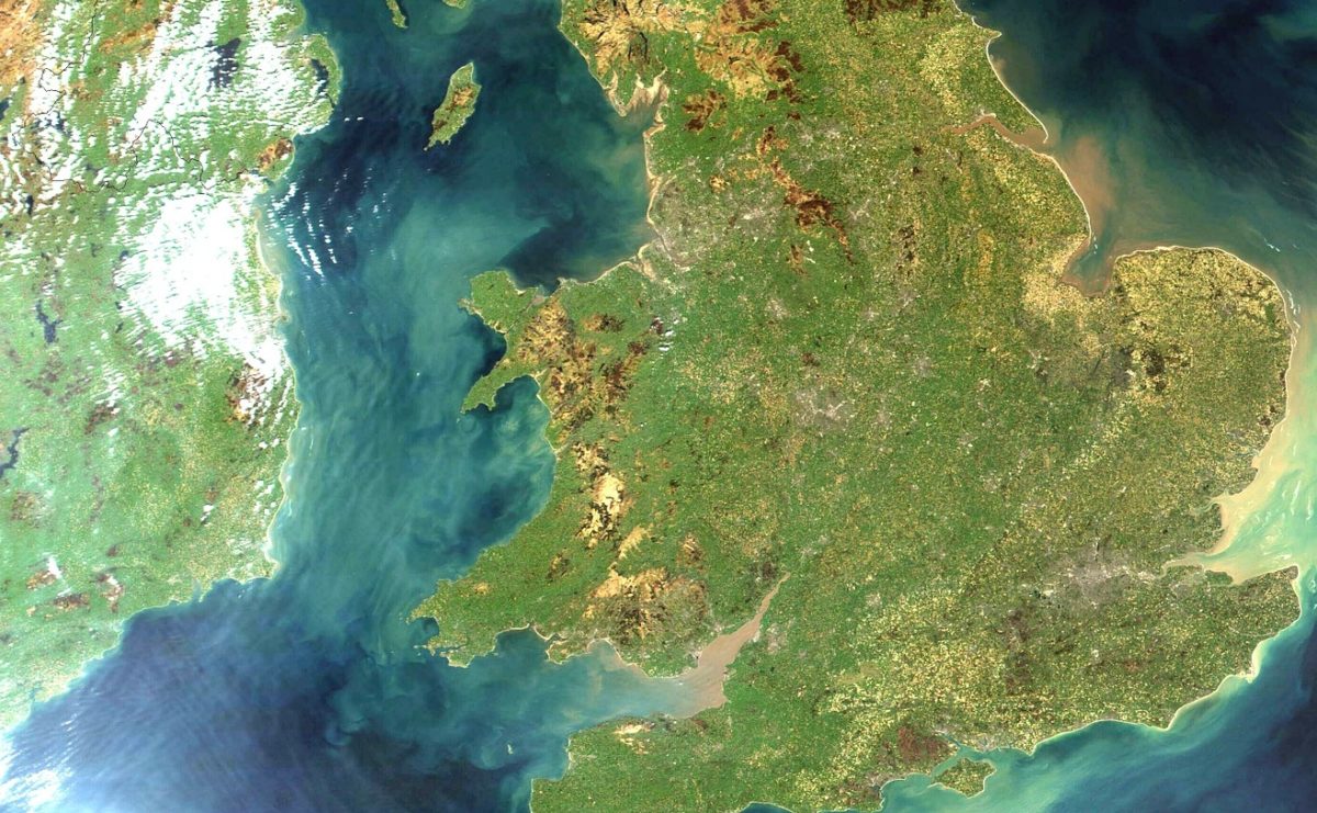 UK solar industry wants capacity trebled this decade: Solar Energy UK today called on the government to provide it with the same kind of support that has been extended to offshore wind companies. dlvr.it/S1v9XJ #solarenergy #solarpv #solar
