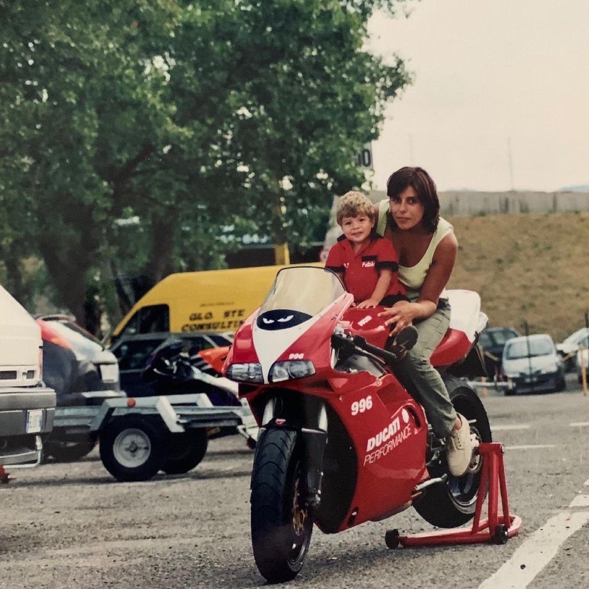 FabioDiggia49's tweet photo. It’s official! Next year I will be a #MotoGP rider! I couldn’t be happier knowing that I will race  with the best riders in the world on the bike of my dreams @DucatiMotor ❤️
LET’S GOOOOOOO
-
🙏🏼 @GresiniRacing @ducaticorse https://t.co/0JxcB0lkd7