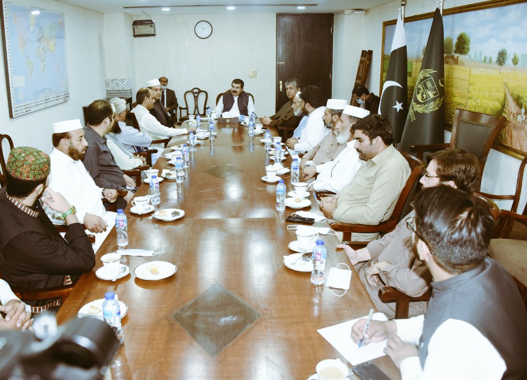 DirOverseas's tweet photo. Chairman @SenatePakistan Mr @SaddiqSanjrani expressed his interest to discuss in detail about Dir moterway/N45, Eco-economic Development, Land-Settlement, Broadband access, High Court, and Overseas issues and assured us a possible solution ASAP.
 #DOPA #ExploreDir https://t.co/ehHeJa8WyS