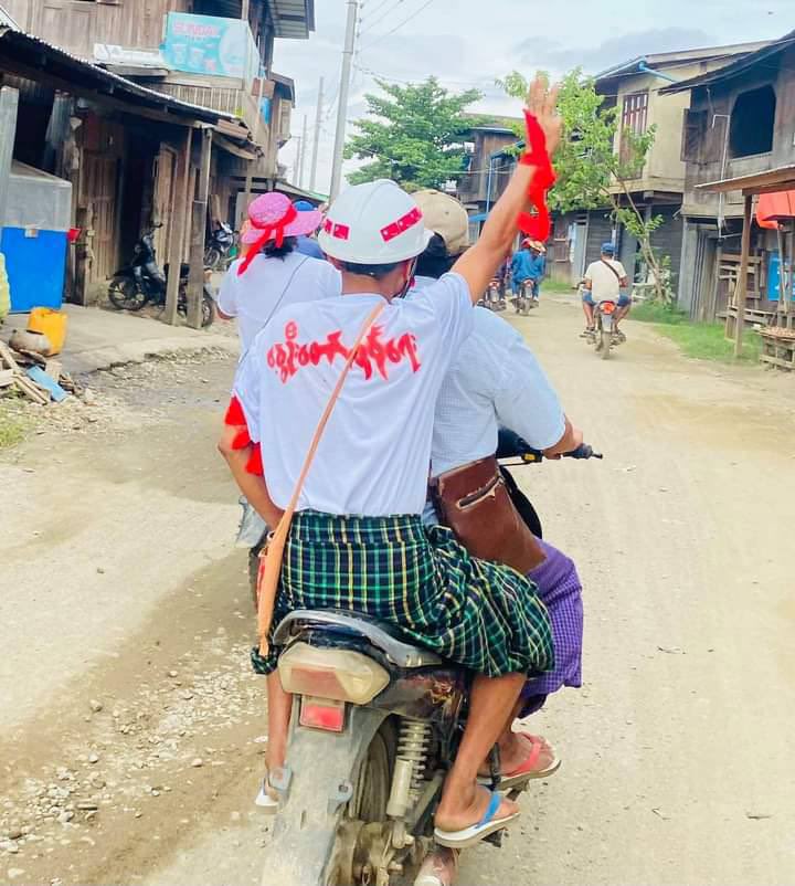 lucy_suu's tweet photo. People of Tamakhan, Hpakant Township marched with motorbikes to oppose the Military dictatorship, amidst Junta's brutal crackdowns and threats. #June17Coup #WhatsHappeningInMyanmar https://t.co/ItYrVA4p4Q