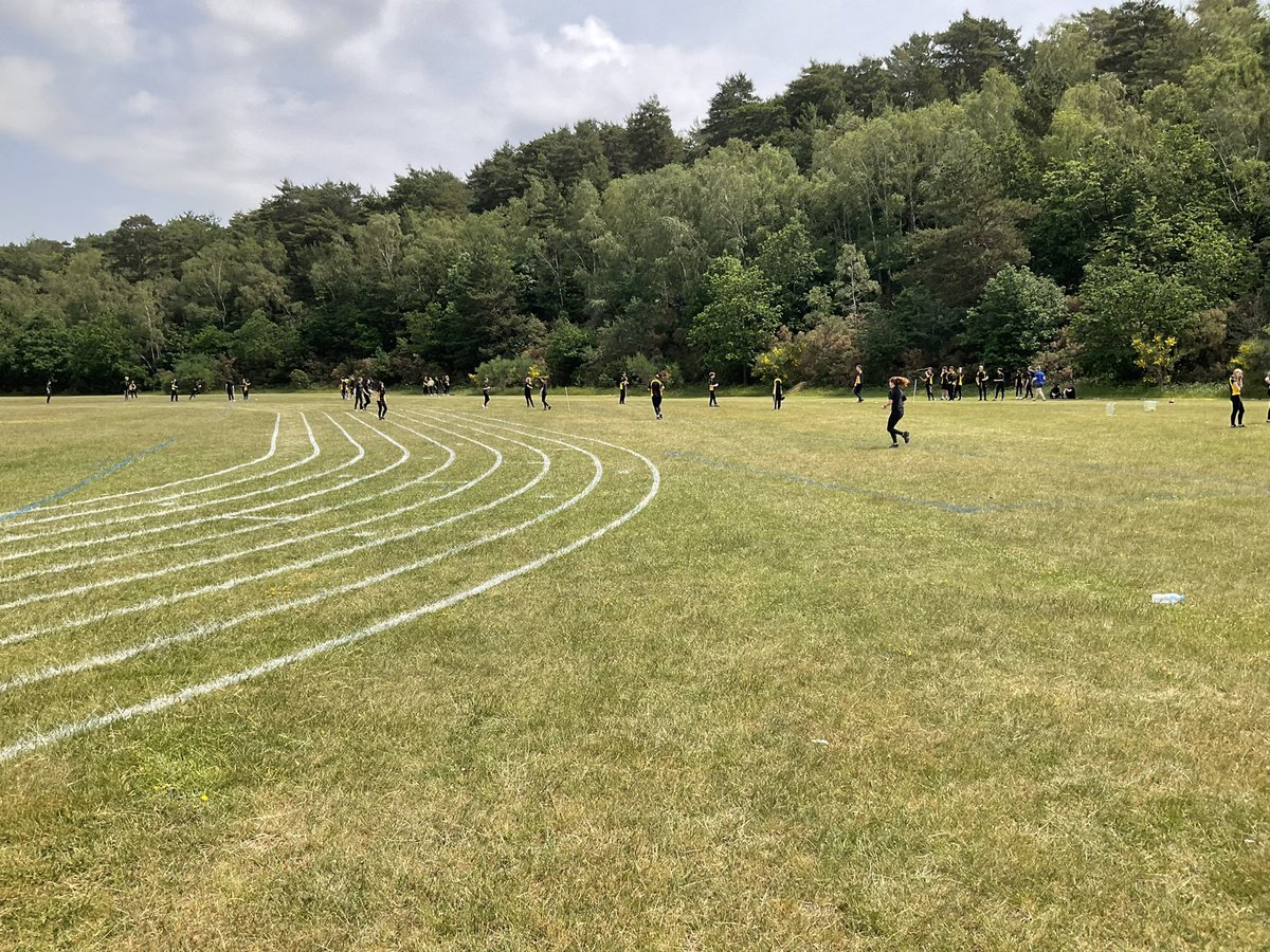 Year 10 enjoying some rounders in the sun. The weather was nice while it lasted. #BringBackTheSun #TeamPE #TomliscotePE