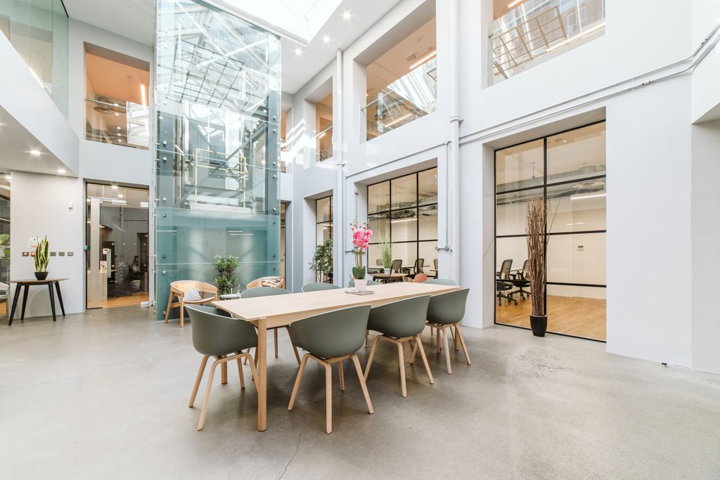 wearethirdway's tweet photo. At Warner Yard, the team at ThirdWay made the most of a lofty central atrium, which has been developed as the main breakout area.
Read the case study: https://t.co/VOGcl6MIEC
#greyspace #greytogreat #interiordesign #interiors #workspace #workspacedesign #officedecor #property https://t.co/f60qaS77B3
