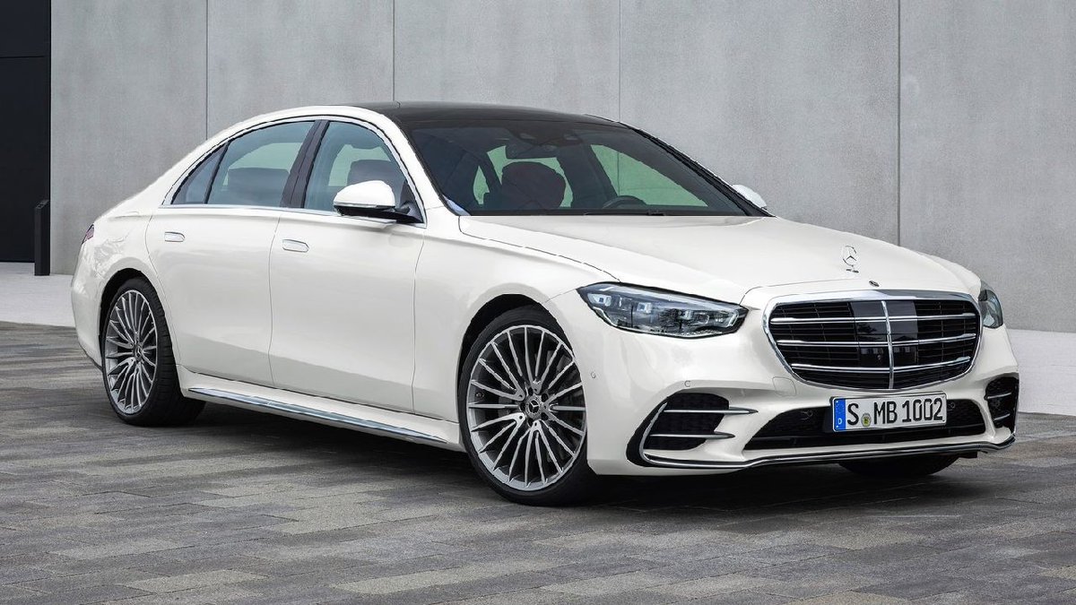 rev_ved's tweet photo. Launched! The @MercedesBenzInd #NewSClass is now on sale in India in two variants – S400d at Rs 2.17cr &amp; S450 at Rs 2.19cr. Packs a lot of tech incl. 5 screens, new MBUX system, Interior assist &amp; more. Brought into India as a CBU, more than 50 units have been sold already https://t.co/JVVt19QOcm