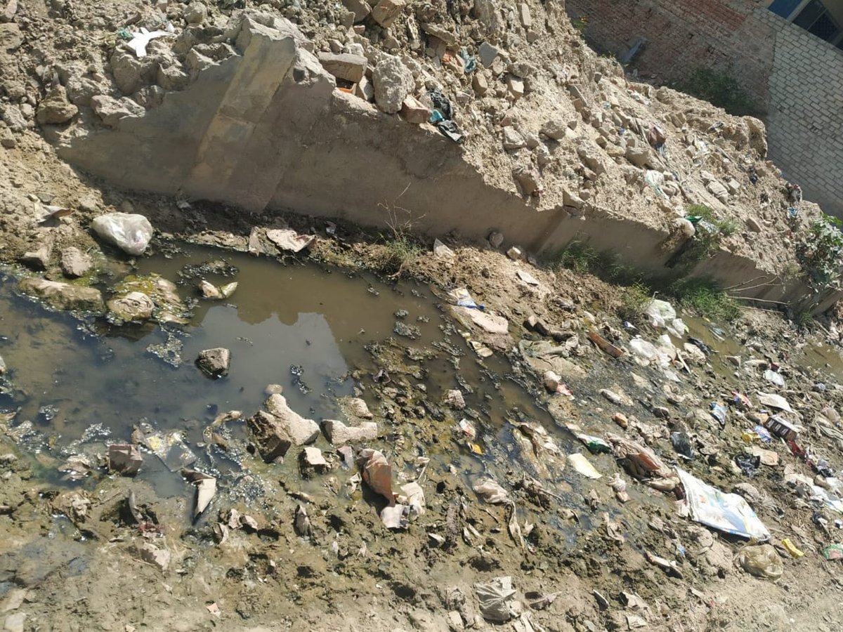 techpiyush's tweet image. Some wake-up photos for sleeping Etah Nagar Palika... Following up from 3 months for deep cleaning of drainage for silt removal and did multiple complaints to EO Nagar palika... But no action... Pictures tell more story... @DM_Etah @CMOfficeUP @myogiadityanath @UPGovt