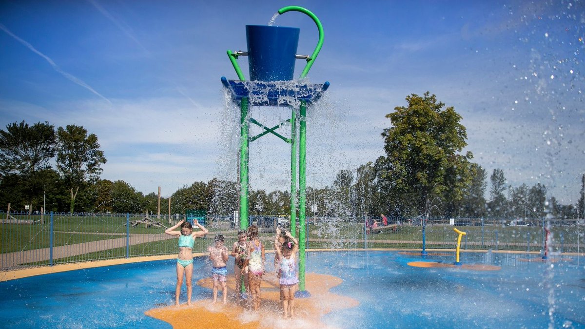 Feeling the heat? 😎☀️

Splash ‘n’ Play is suitable for children ages 0-13 years and is the perfect place to cool down. 

Each of our sessions run for 45 minutes and cost £5 per child. 

Head over to our website to check times and availability. 
ow.ly/y3tX50F7aUU