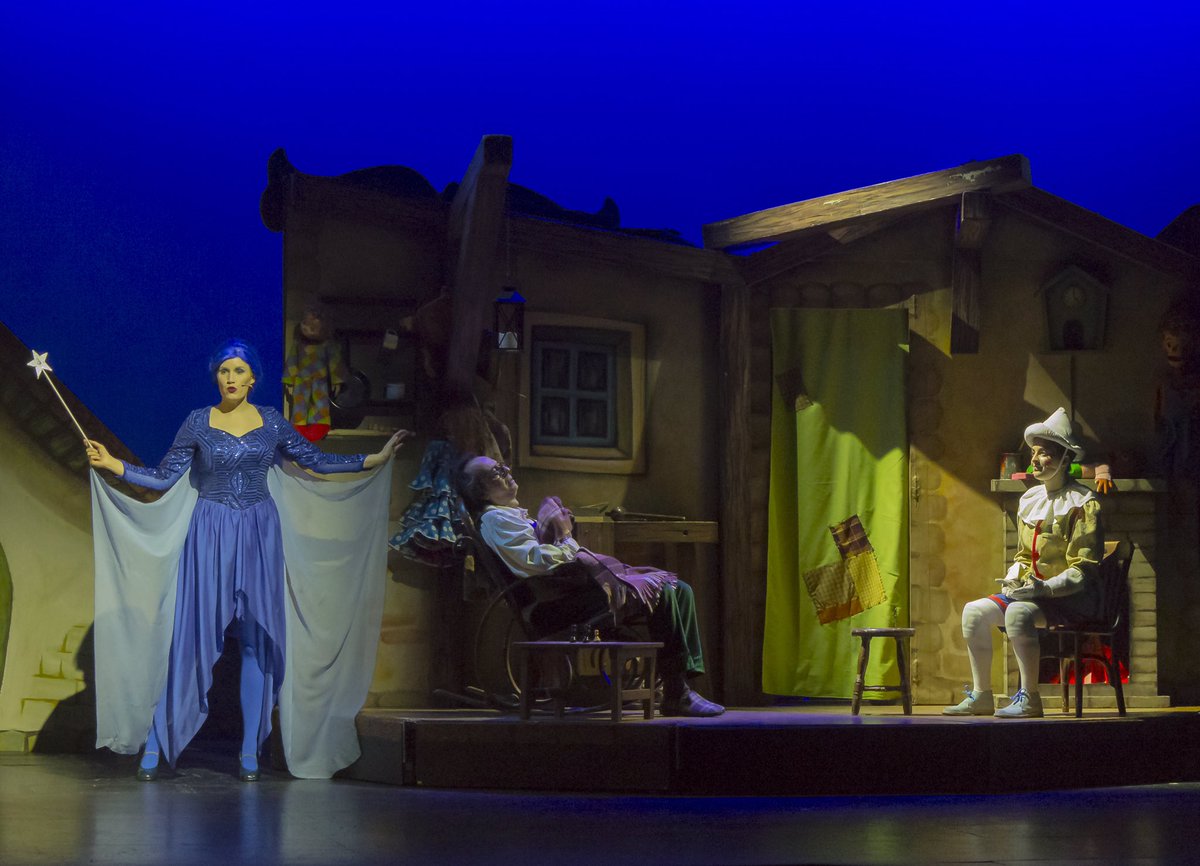 Pinocho este finde semana se despide de esta #temporada  🎶🎭 maravillosa y extraña.

A las 12:00h
Y a las 17:30h

Nuestra pequeña marioneta dice #hastaluego a un año de teatro.