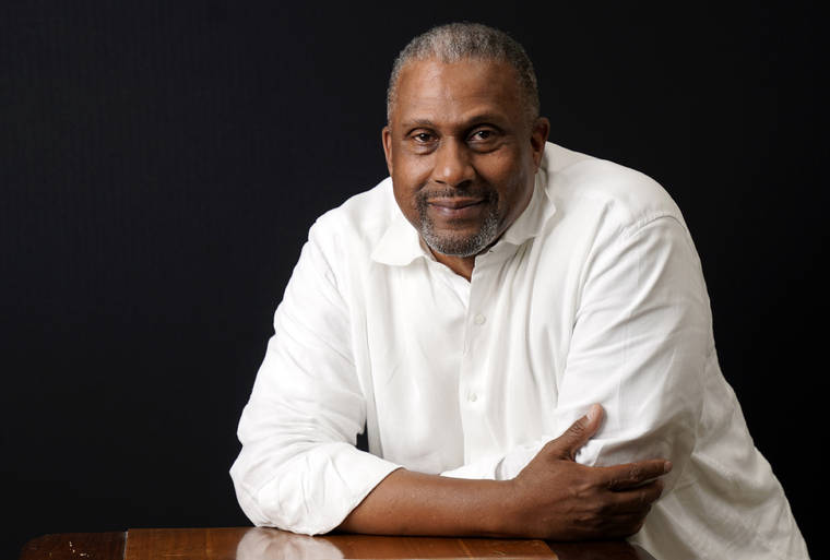 No apology Tavis Smiley makes comeback bid after PBS firing