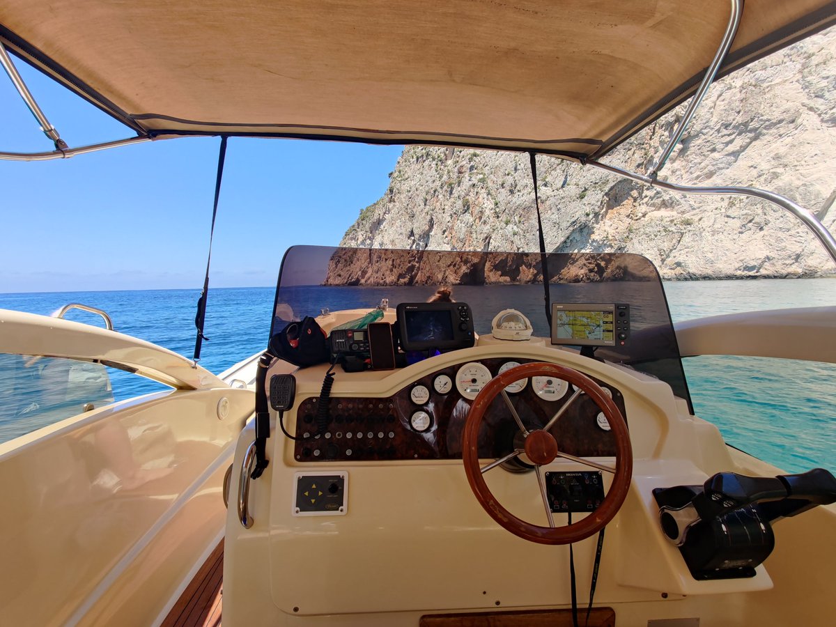 crypto_thai's tweet photo. Office for Today 🚤🌅 https://t.co/wsH8TFGMEZ