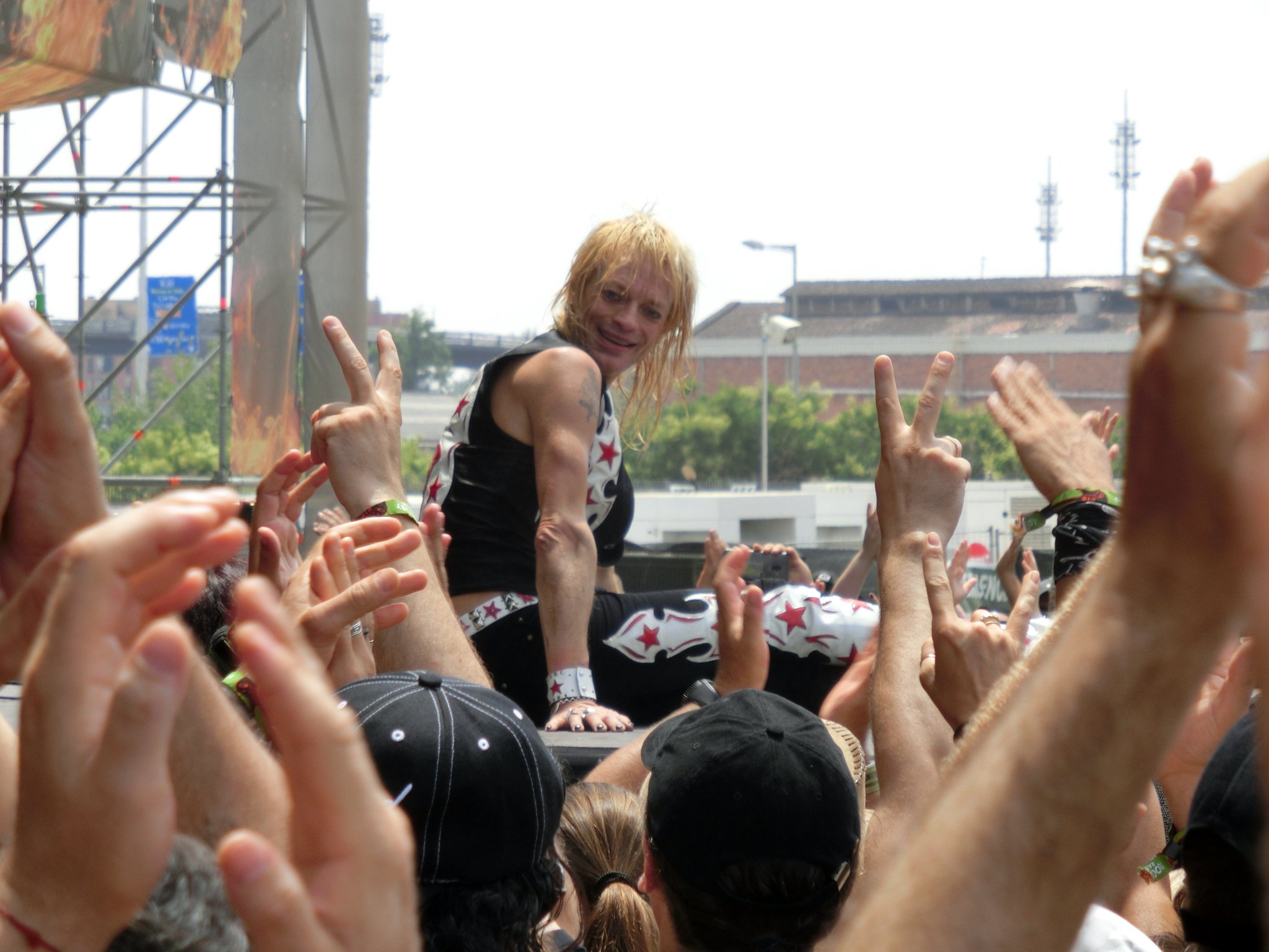 Happy birthday to Michael Monroe!

Photo taken at Rock Fest Barcelona \19. 