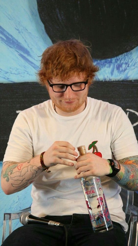 I hope Ed goes to anthor event like this for his new music cd Minus