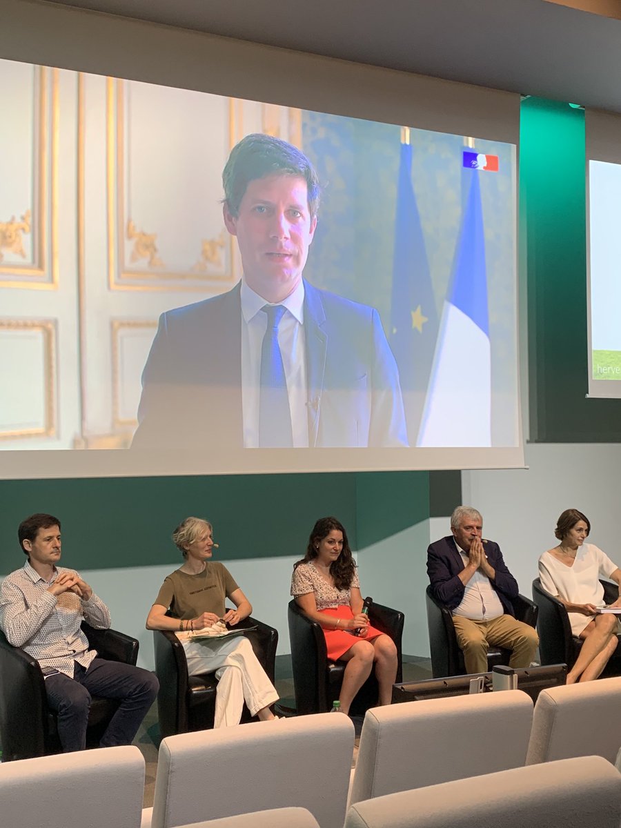 ⁦<a href="/J_Denormandie/">Julien Denormandie</a>⁩ salue la grande valeur des réflexions de l’ouvrage de ⁦<a href="/Herve_Pillaud/">PILLAUD Hervé</a>⁩ « cultivons l’avenir ensemble » #avenirensemble ⁦<a href="/SAFThinkTank/">Agridées</a>⁩ #JNA2021