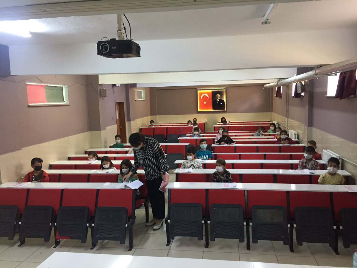 PIRLS 2021 uygulamasını sorunsuz bir şekilde tamamladık. Emeği geçen Özlem hocamıza, İl Milli Eğitim Müdürlüğümüze, Okul Yöneticilerimize ve Öğretmenlerimize teşekkür ediyoruz. <a href="/SadriSensoy/">Şensoy Sadri</a> @SibelSatana <a href="/hibrahimyasar/">Halil İbrahim Yaşar</a> <a href="/ahmetsinanecer/">Ahmet Sinan ECER</a>