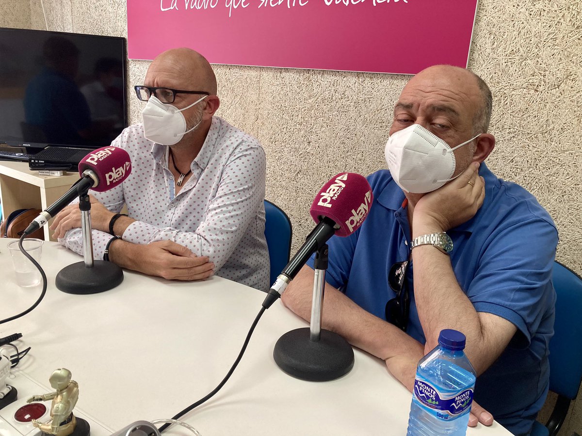 playradiovlc's tweet photo. 🔴 DIRECTO| UN CAFÉ CON ADÁN 

🎙 Tertulia con @pilarbernabe y @CarlosMundina @AjuntamentVLC 

✅ @uncafeconadan @antonioadanpla1 @tamaritchema 

@SocialistesVal @popularesVLC 
#LaRadioQueSienteValencia https://t.co/Ak2IFVQYjx