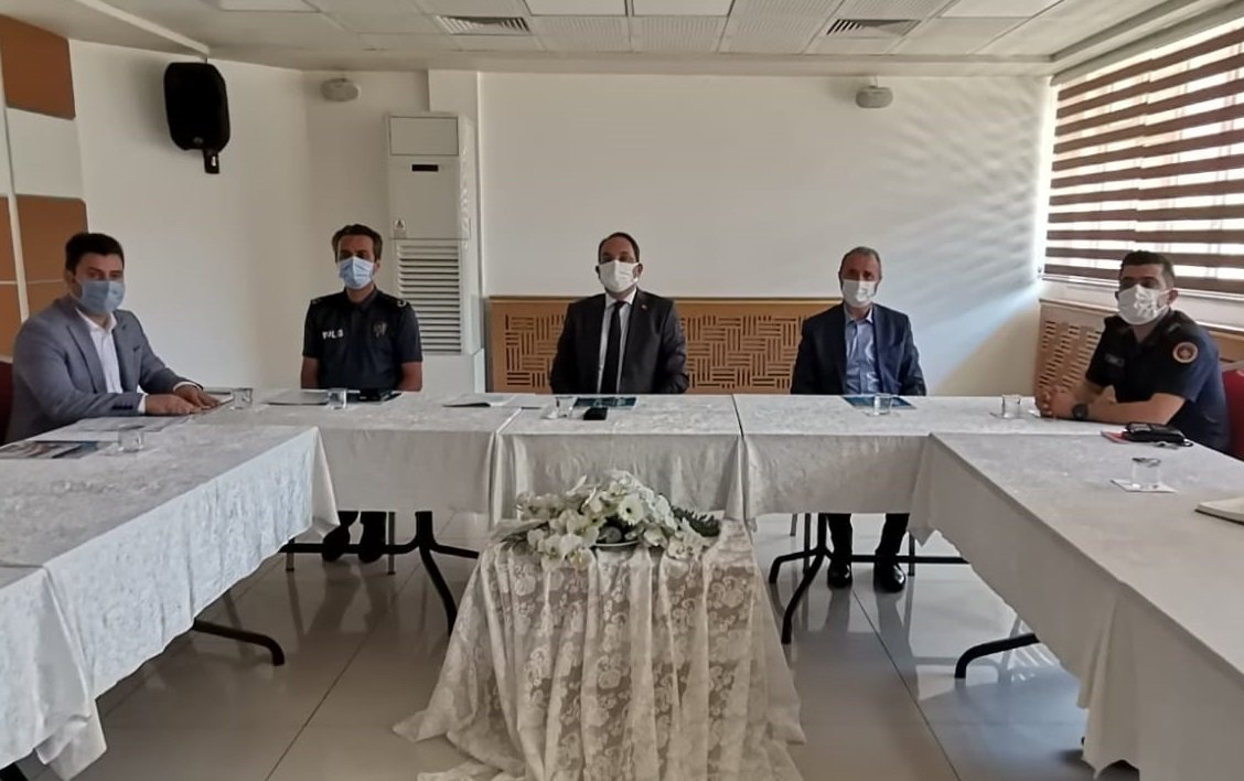 bafrakaymakam's tweet photo. İlçe İdari Koordinasyon Toplantısı Kaymakam @CevdetErturkmen başkanlığında Bafra Öğretmenevi toplantı salonunda, Belediye Başkan Vekili Şaban Hüryaşar ve daire müdürlerinin katılımı ile yapıldı. https://t.co/E0ccrCx6Sp