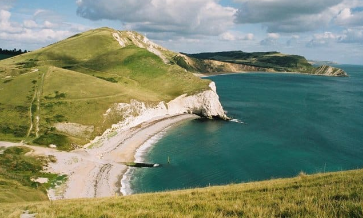 MOD Army Ranges are CLOSED for live firing this weekend. Please make alternative plans if you were thinking of heading east from Lulworth Cove. #LulworthRanges #Tyneham #FossilForest