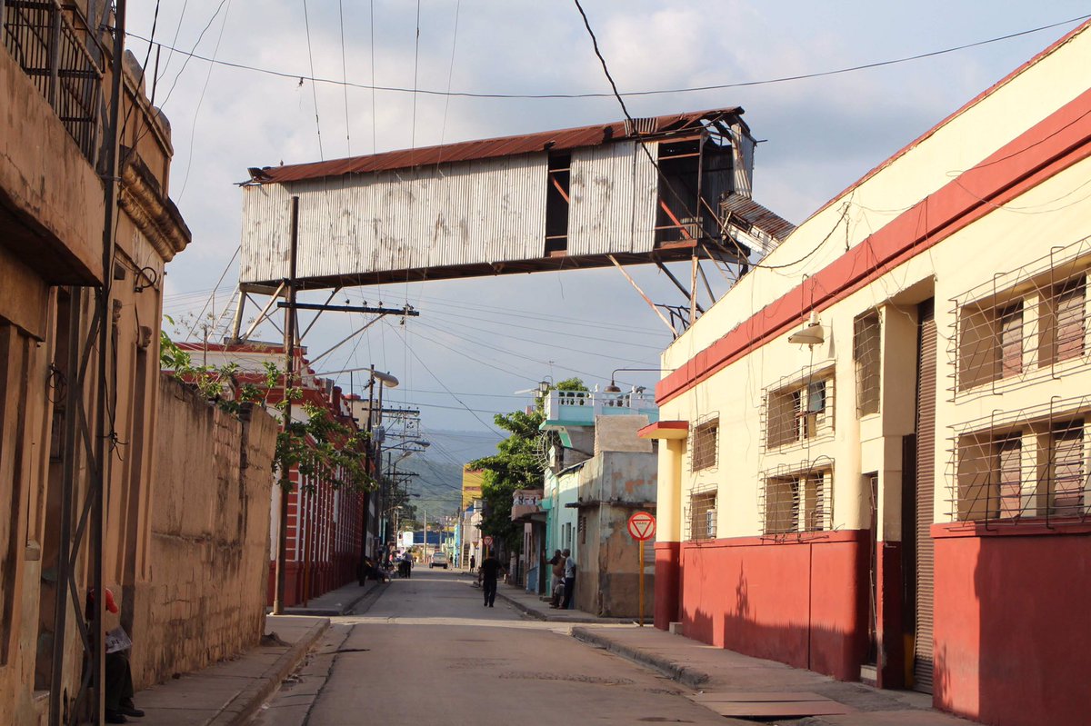 とあるキューバの違法建築が下手な心霊スポットより怖い Apexで見た Togetter