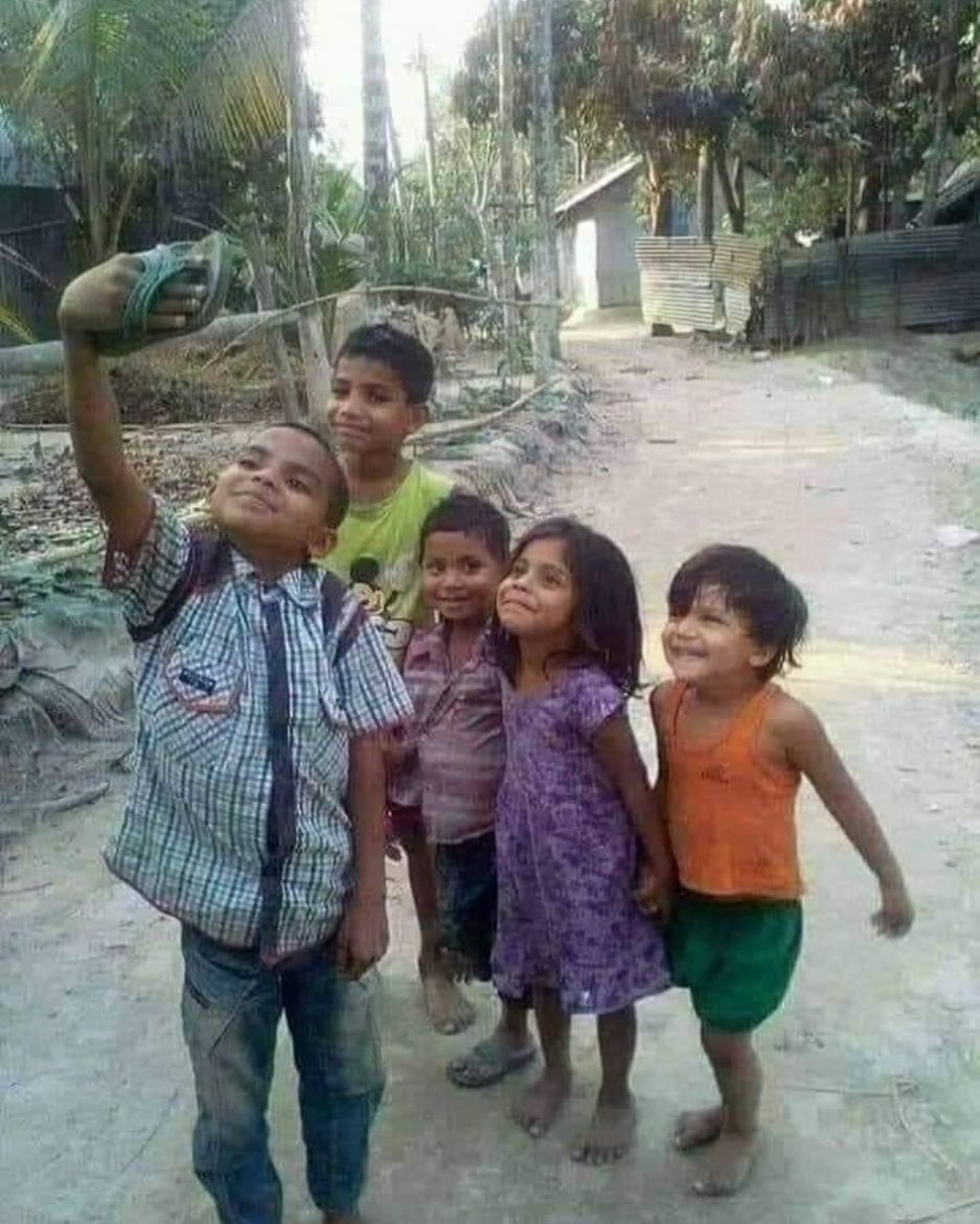 KlintisD's tweet photo. ha camera è falsa, mais ha felicidade è verdadeira......🧿☺️📿🧿 https://t.co/ojPMs5WE7L