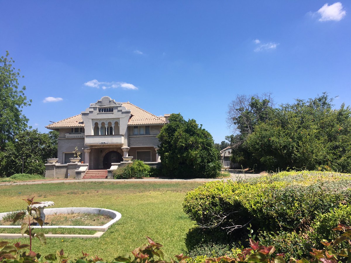 brettwatermantv's tweet photo. Driving through Fullerton this week I stumbled across this beauty!  The property is obviously in need of some attention and care, and I would love to restore it.  The detail and ornamentation is what makes Mission Revival architecture so special. https://t.co/CVbYSxcBF1