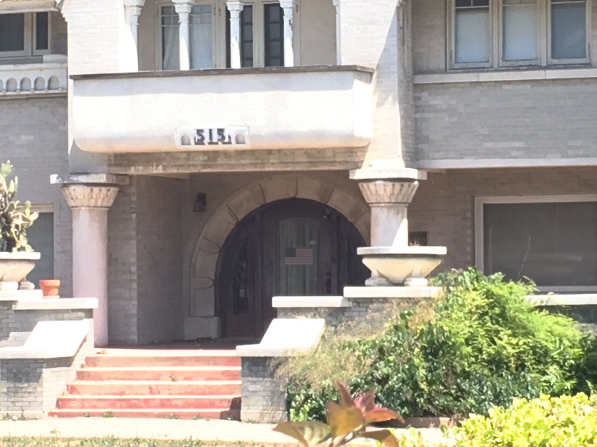 brettwatermantv's tweet photo. Driving through Fullerton this week I stumbled across this beauty!  The property is obviously in need of some attention and care, and I would love to restore it.  The detail and ornamentation is what makes Mission Revival architecture so special. https://t.co/CVbYSxcBF1