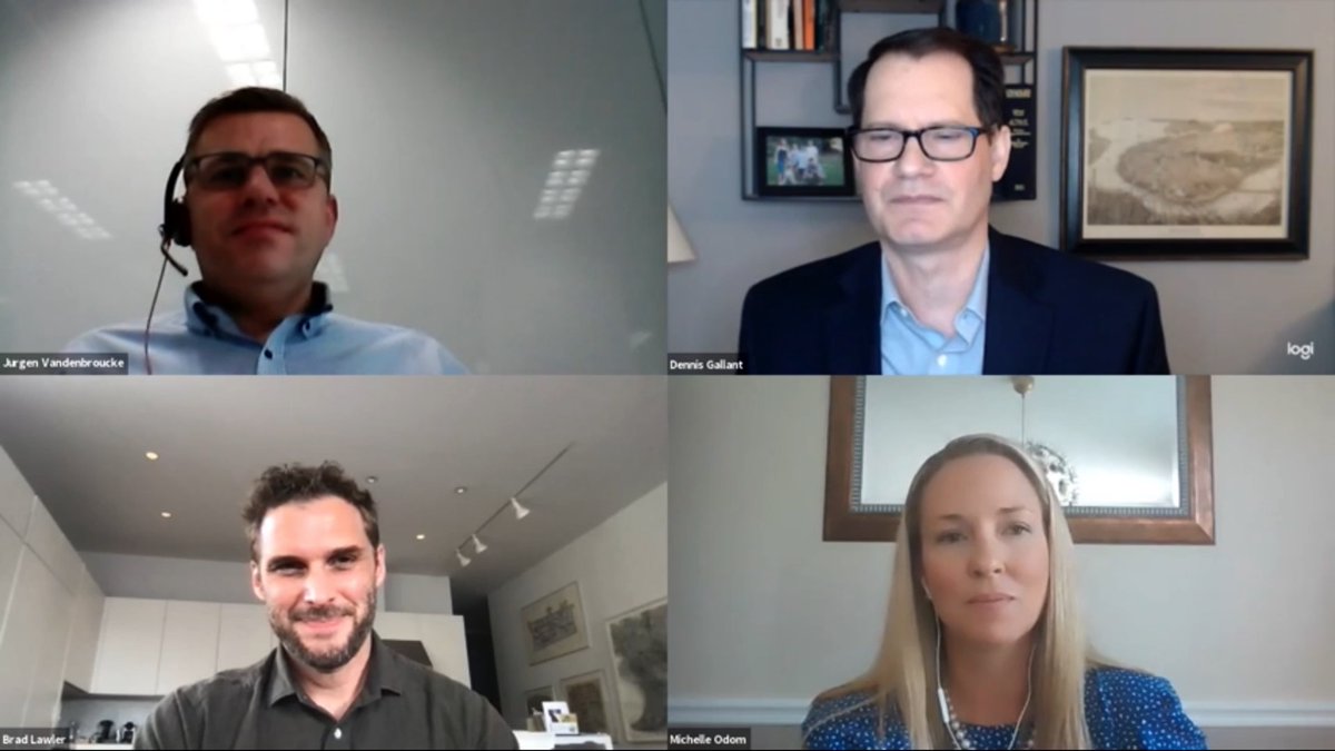 DatosInsights's tweet photo. Senior analyst @dgallantaite kicks off our 1st panel on “Client Portfolio Analytics: Tools and Testing” in our Product & Compliance Track w/panelists Brad Lawler (@MyVestCo), Michelle Odom (Black Diamond NA), and Jurgen Vandenbroucke (@kbc_group). #DIWM21 https://t.co/rB1s9VLhM9