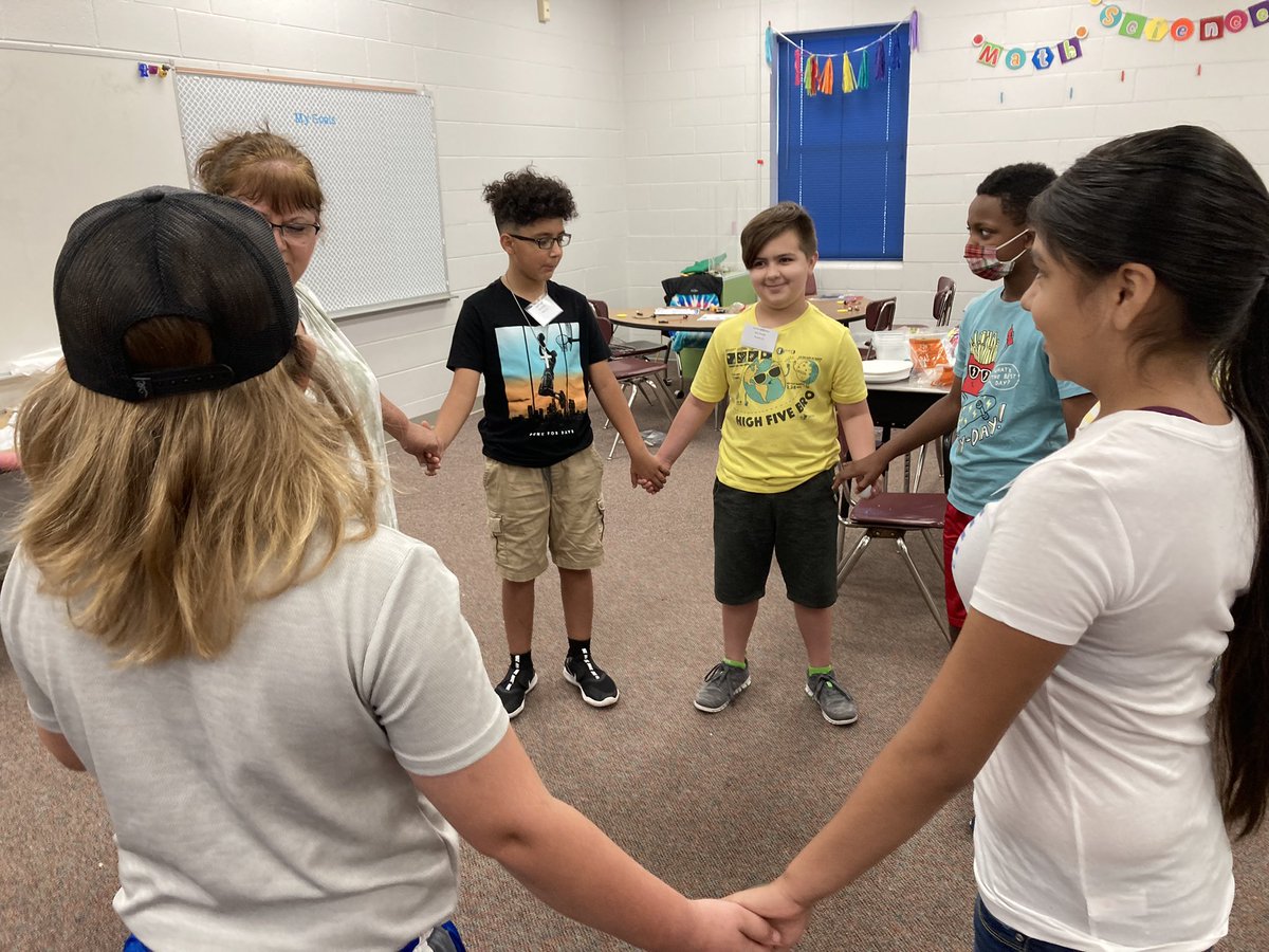 LBSciIsFun's tweet photo. Busy last day of Steam Academy. #FSSLearn https://t.co/zSoTDmmAMJ