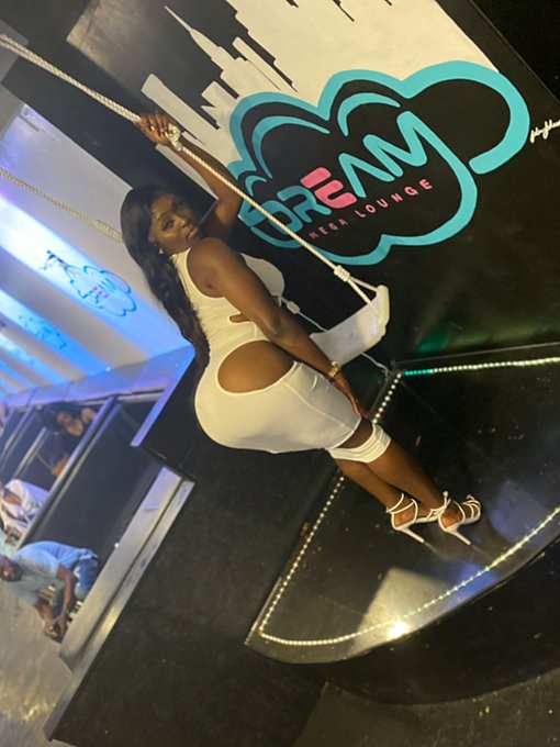 2 pic. Blackass Jenise ☺️🔥 https://t.co/08ZRlbSu00