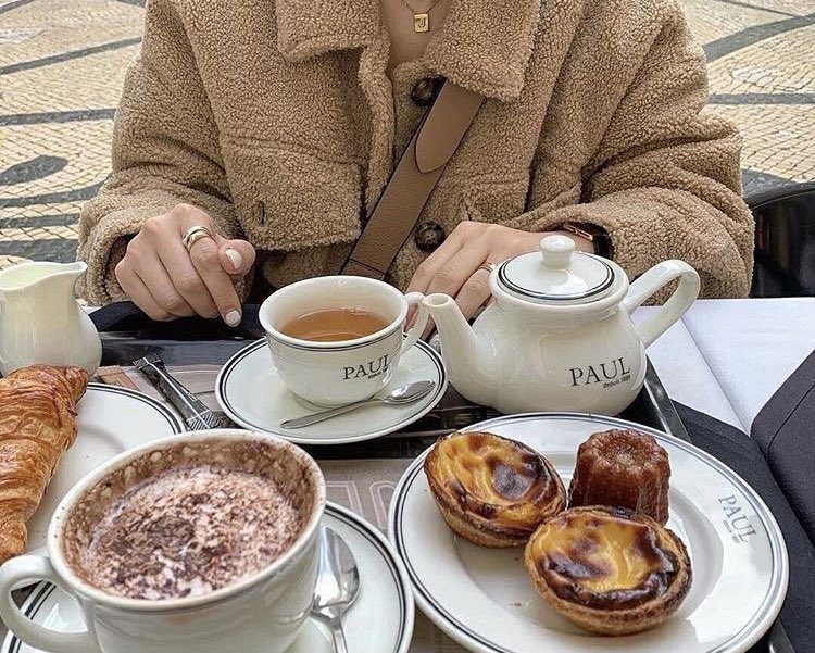 margielamiuse's tweet photo. parisian breakfast dates with coffee and croissants https://t.co/w6OgZsAaMw
