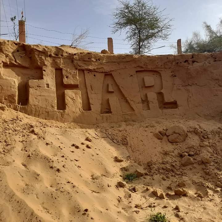 autowheelsind's tweet photo. NeverEnding Love for @Mahindra_Thar 18×6 feet of #THAR written on SandDunes of Rajasthan is Made by Chetanya Bansal-member of https://t.co/HTY8unhvdm 
Any Comment on this @Mahindra_Auto @anandmahindra @ashishmalik @GoenkaPk @Vivek_Nayer @vikramgarga #mahindrathar #autowheelsindia https://t.co/sOgCPgi0hB