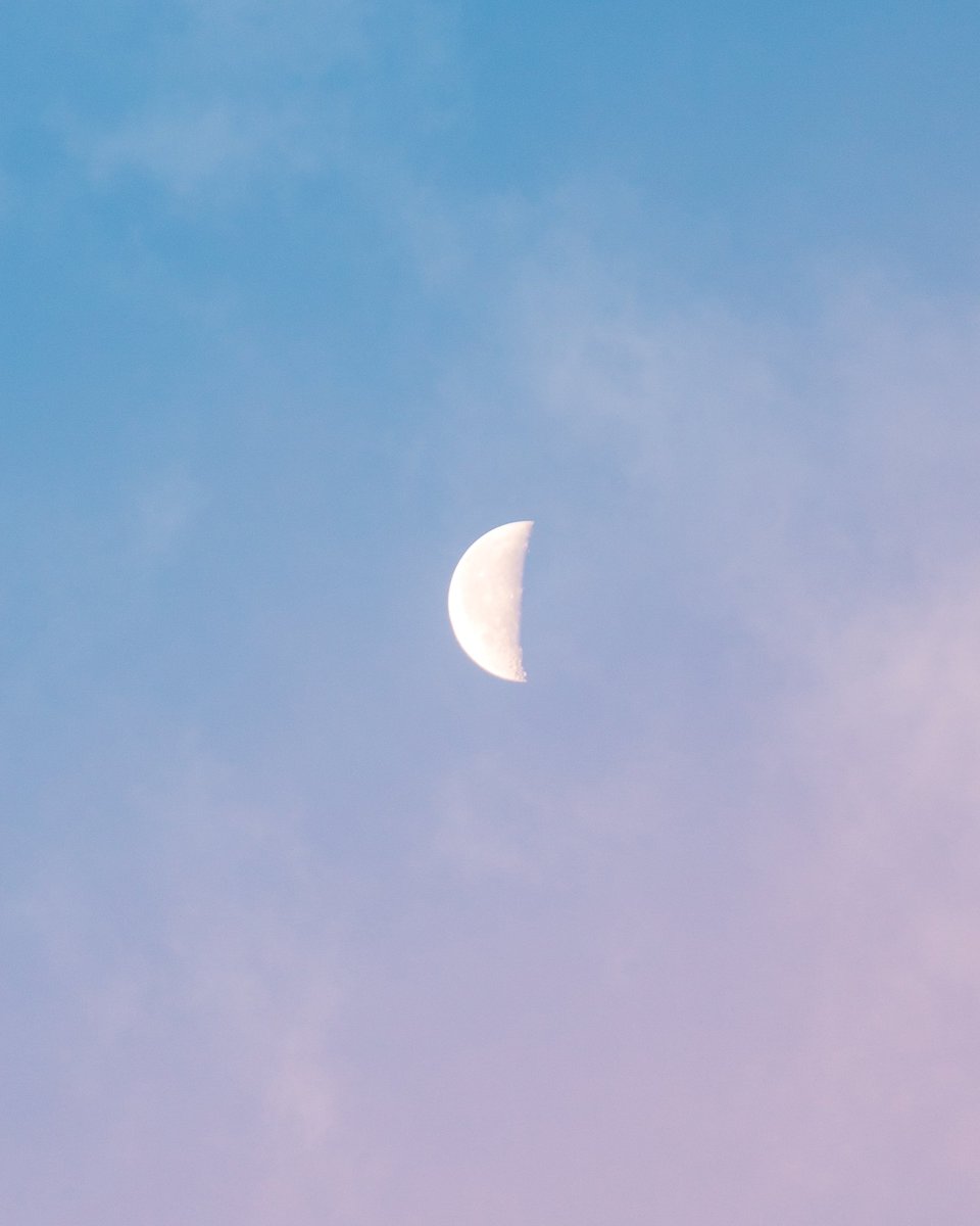 DisaWold's tweet photo. Some dreamy pastels for your Thursday morning ☁️ https://t.co/mK4kWiqOWV