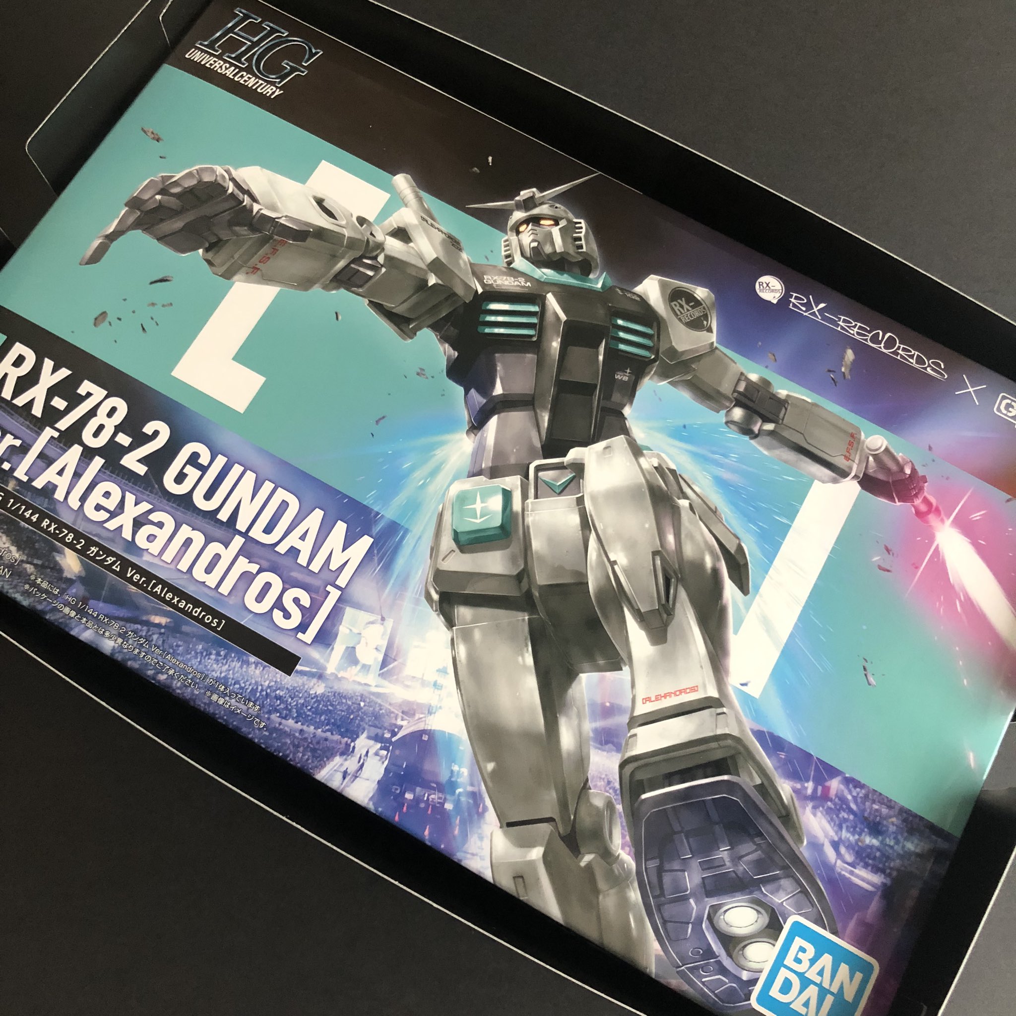 武田智成 デイブ 閃光ガンプラ 1stのガンダムのアレクサンドロスバージョンがセットの主題歌cdが届きました なかなかカッコ良い歌です 機動戦士ガンダム 閃光のハサウェイ Alexandros Rx78 積んプラ の予感 T Co Bnrng9txrj Twitter