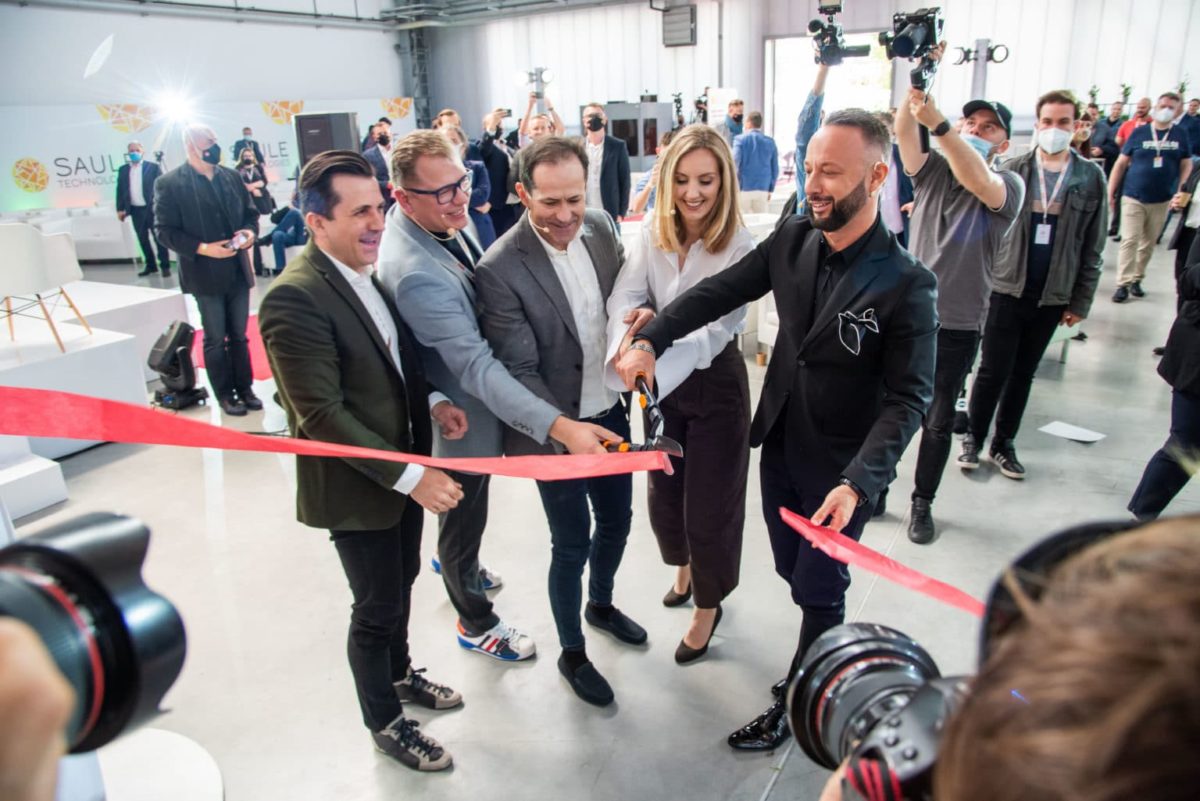 Saules Technologies opens perovskite solar cell factory in Poland: The Polish perovskite solar cell specialist claims to be the first company in the world to have commissioned commercial production of the technology. dlvr.it/S1wKV4 #solarenergy #solarpv #solar