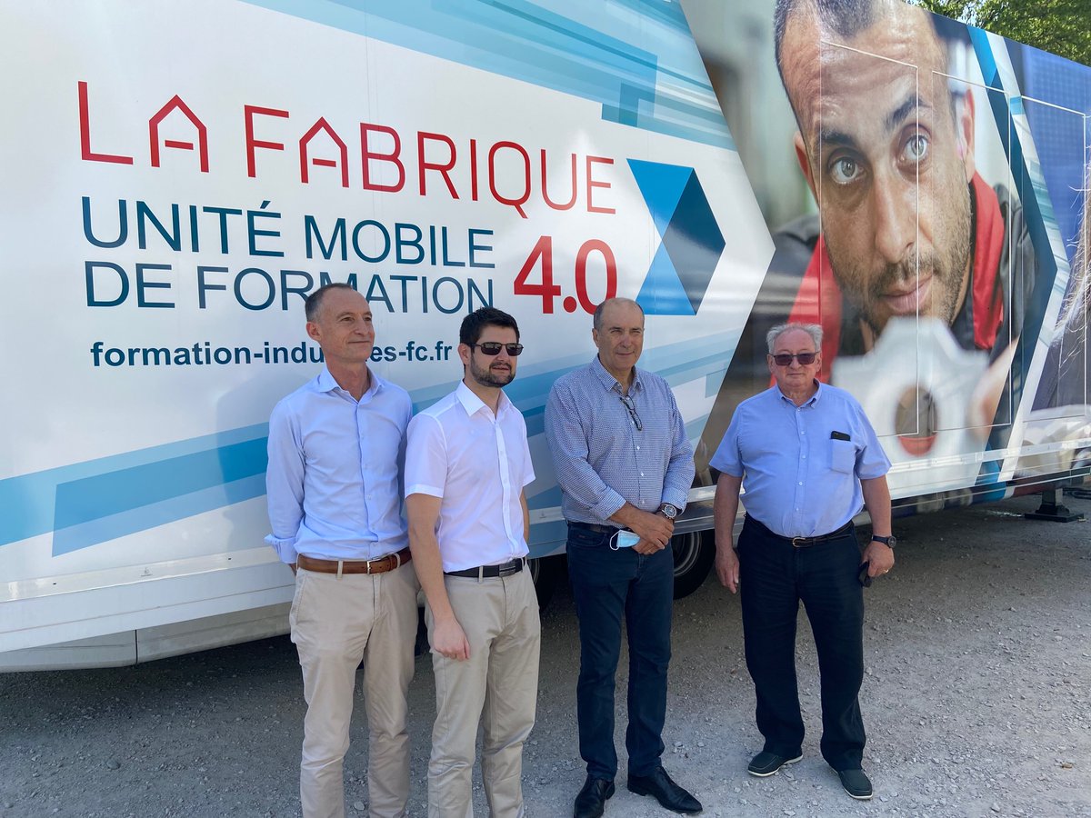 uimm_fc's tweet photo. Ce matin l'Unité Mobile 4.0 a accueilli à son bord Daniel JACQUET, Président de l'UIMM Jura, accompagné de Jean-Pascal FICHERE Président du Grand Dole, de Jean-Baptiste GAGNOUX, Maire de Dole et de Jean-François PARROT..
#LaFabriquedelavenir #Franchecomté https://t.co/Kf3gzSwgB4