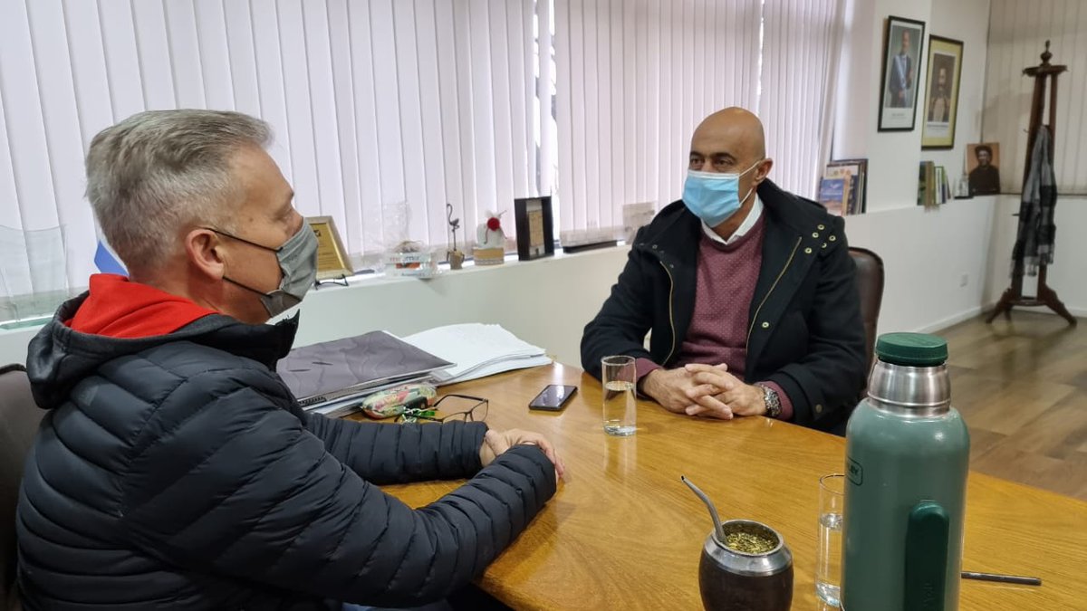 👉¡Trabajo, política y amistad siempre van de la mano para lograr grande proyectos y desafíos! 
Lindo reencuentro tuvimos con mi amigo <a href="/EstebanAviles/">Esteban Aviles</a> 👏
¡Mantener el dialogo para logar mejores políticas!
.
.
<a href="/DeportesCba/">Córdoba Deportes</a>
<a href="/turismocba/">Córdoba Turismo</a>