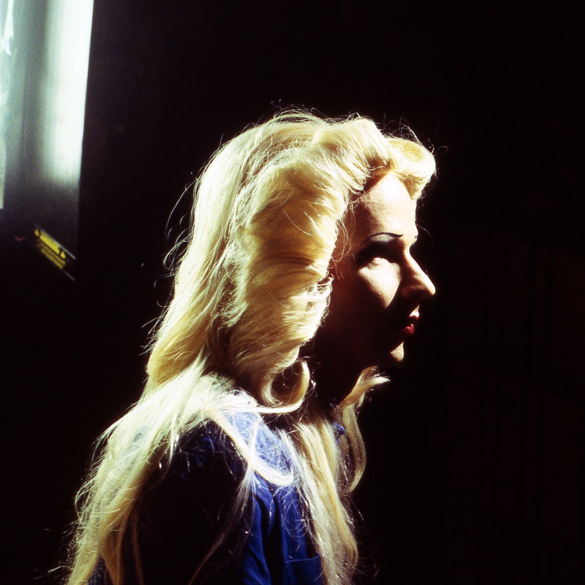 ParkCircusFilms's tweet photo. As our #Pride month celebrations continue, we dive into the archives of John Cameron Mitchell's trailblazing musical HEDWIG AND THE ANGRY INCH. Exploring the origins of love, sexuality, and gender – Cameron Mitchell's cult classic celebrates its 20th anniversary this year! 💛 https://t.co/ognkMC1Zv7