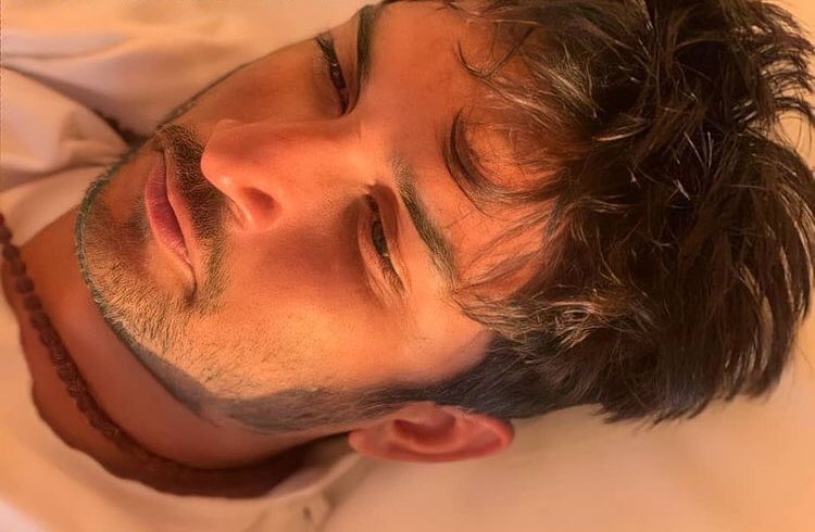 FatimaZ53524989's tweet photo. "The best thing is to accept the circumstances, not take them personally, deal with them, stop complaining, and give everything your best."

@itsSSR :-)...
Let's do our best for justice.

Indeed  Justice 4 Sushant Undeniable https://t.co/v9c0zr7q5F