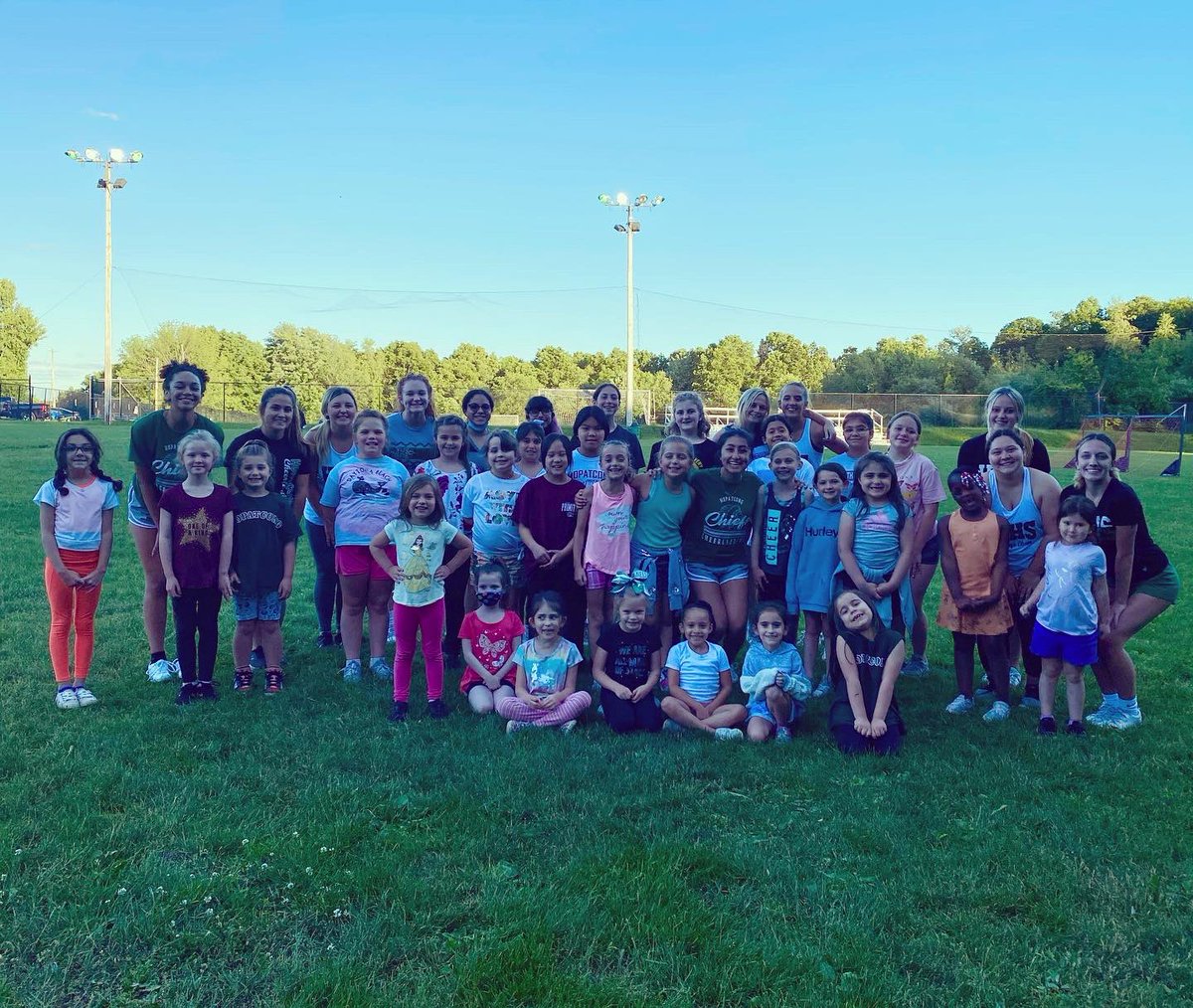 hhschiefscheer's tweet photo. Such a great night at the Chiefs Cheer Clinic with our amazing Warriors cheerleaders!! Loved teaching all of these future Chiefs some great skills and cheers! Thank you to all who came out to support! It takes a great warrior to make a good chief💚🖤🤍 #chiefnation https://t.co/n230I6yTSA