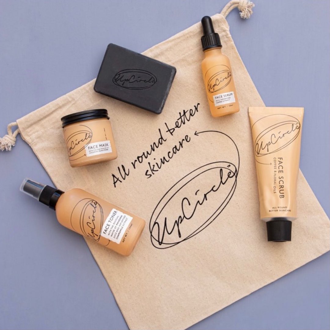 blossomandpreen's tweet photo. Today is #plasticfreebeautyday and @blossomandpreen we’re sharing some of our favourite sustainable beauty brands 🌱 inc. @upcirclebeauty @rmsbeauty @WildRefill &amp; @facehaloMUPR https://t.co/gtiObpvsqD