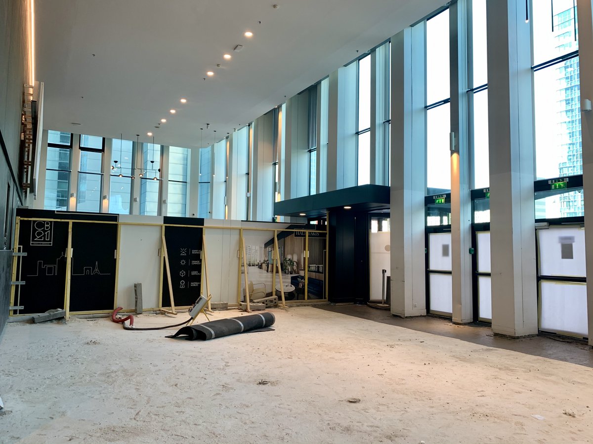 styliqueParis's tweet photo. [Zoom sur une de nos réalisations en cours]

Les équipes @styliqueParis s’activent au cœur de #LaDéfense pour la réhabilitation d’une partie des locaux de la Tour CB21 détenue par @covivio_ . 

Pour Plus de contenu, n'hésitez pas à visiter notre page LinkedIn STYLIQUE ! #design https://t.co/FXiBedu5SJ