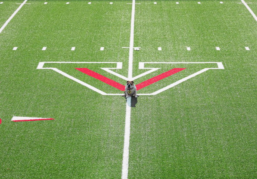 It’s #NationalMascotDay and the Bulldog Spirit is strong! Bringing the best of <a href="/Fresno_State/">Fresno State</a> to our community is the honor of a lifetime. You make me so proud, Red Wave! 🐾❤️