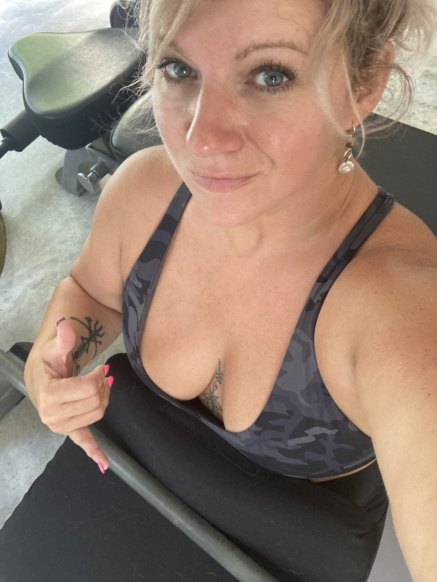 EvoPhD's tweet photo. Friendly reminder to STOP working yourself to death and take time for #selfcare #normalizeselfcare #academicswhoREST #takecareofyou https://t.co/jLTDJ2PxfU