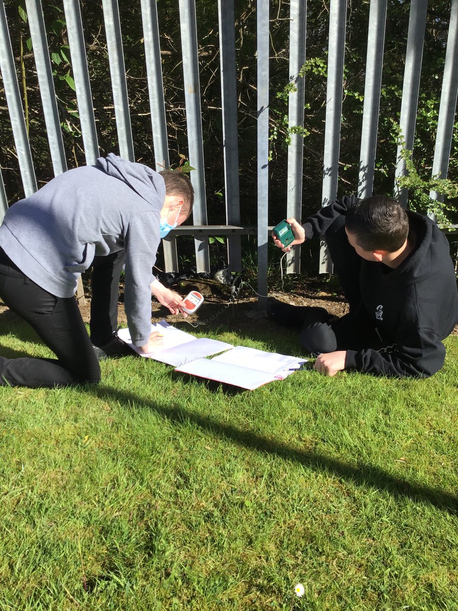 castlemilk_high's tweet photo. Outdoor Science Learning 🌞 #biodiversity #summerscience #CHSScience https://t.co/AO2SIdC6sy