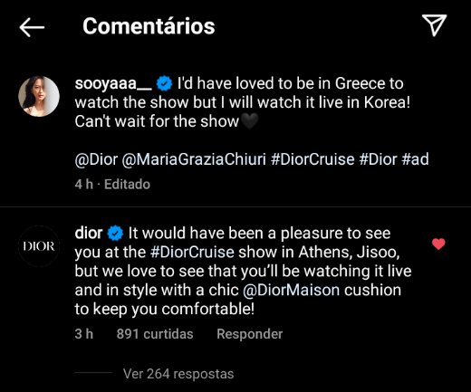 📌 A @Dior curtiu e comentou na publicação da JISOO no Instagram:

'Teria sido um prazer vê-la no show #DiorCruise em Atenas, Jisoo, mas adoramos ver que você estará assistindo ao vivo e em grande estilo com uma almofada chique da @DiorMaison para mantê-la confortável!'