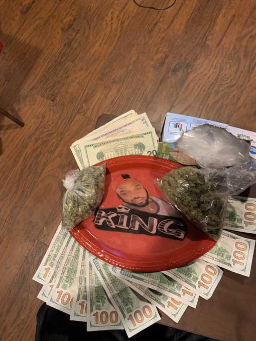 She say she want to taste King I told her she must be feeding me green https://t.co/ANRMT92Prp