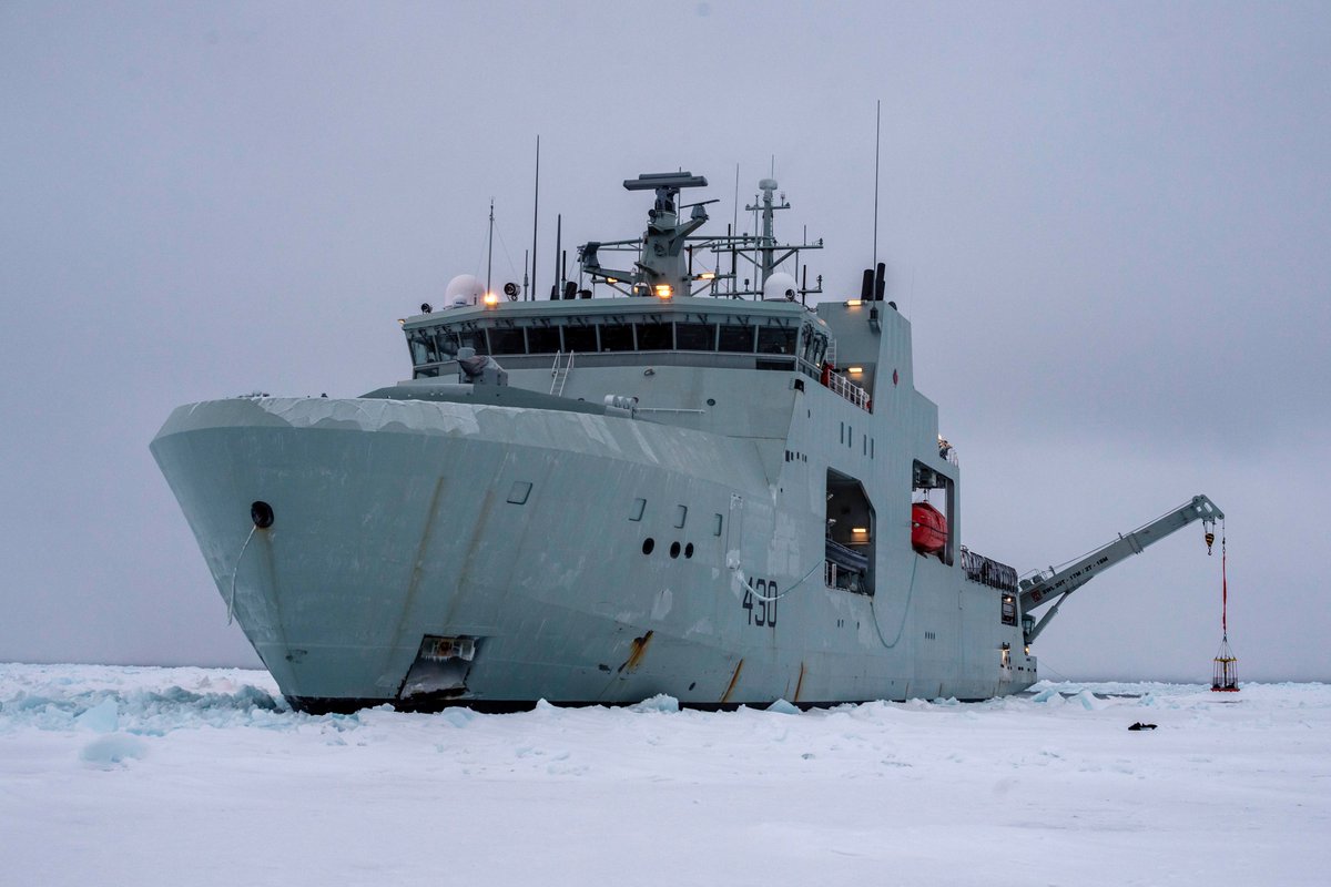 Royal Canadian Navy tweet media
