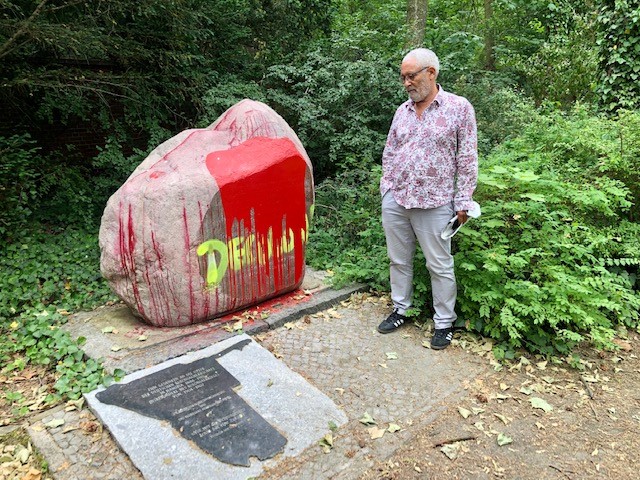 muellerschin's tweet image. Wie geht 🇩🇪 mit dem Erbe und der Erinnerung an den Völkermord an #herero und #nama im heutigen #Namibia um? Das berichtet @VGleitsmann am Freitag im @oe1-#Europajournal. Fragen/Kritik/Anregungen diskutieren wir danach auf #Clubhouse: clubhouse.com/event/xlO0RQz4