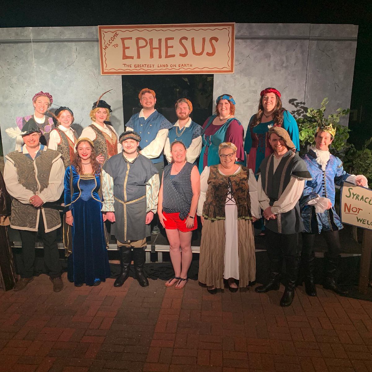 CindyHayse's tweet photo. It’s opening night and it’s free! Bring your chairs and come enjoy some hilarious Shakespeare. We’ll have some concessions you can purchase, but we’ll provide the humor. https://t.co/00zUonKIDj