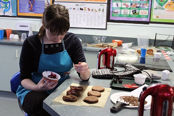 LboroAmherst's tweet photo. Year 10 had a go at baking some Black Forest Mini Cakes as part of their @Leithscooking workshop! They look extremely yummy!
#LboroAmherst #IAmherst #LSFFamily #LeithsCooking #Baking https://t.co/W7Co3DaIl3